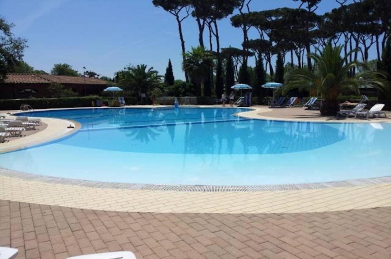 Comfortabele Familie Chalets Met Veranda Incl Airco Dichtbij Zee! Viareggio Exterior foto
